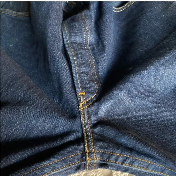LEVI STRAYS 501 BLUE JEANS, ONE SMALL KNICK ON POCKET, BUTTON FLY, NWOT, 34/32 - Picture 7 of 7